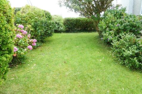 Garden to side