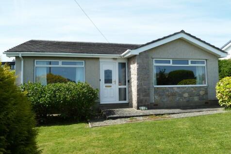 Lawned front garden
