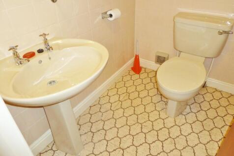 F.F. Shower room