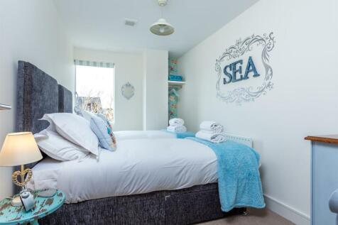 Bedroom 2-1_2048_X_1536.jpg