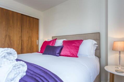 Bedroom 1-3_2048_X_1536.jpg