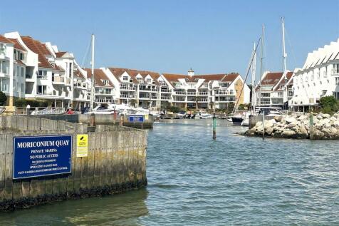 Inner harbour entrance.JPG