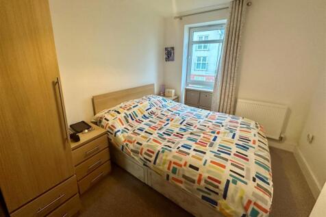 bed 1a.jpg