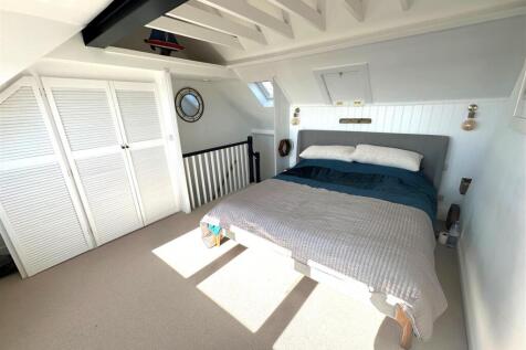 bed 1.jpg