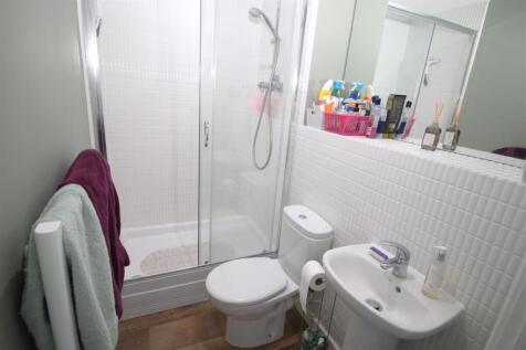 ensuite.JPG