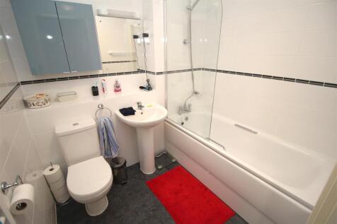 Bathroom.JPG