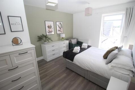 Bed 1.JPG