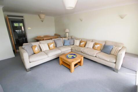 lounge 4.JPG