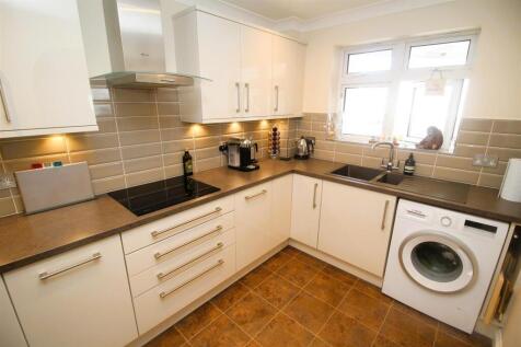 Kitchen 3.JPG