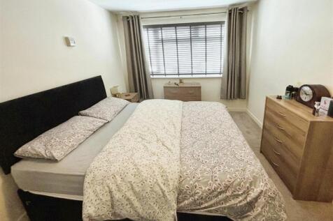 bed 1.jpg