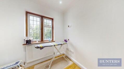 Pramukh Krupa, Chorleywood Road - Cd5bOY0TlMNJKG77