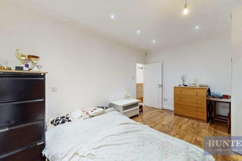 Pramukh Krupa, Chorleywood Road - Wq52rO6g2cw7PJN0