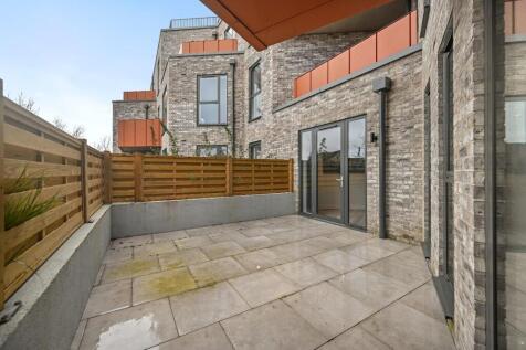 RC- bejoux court- flat 4 - balcony 4 (1).JPG