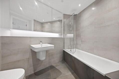 RC- bejoux court- flat 17- bathroom 3 (1).JPG