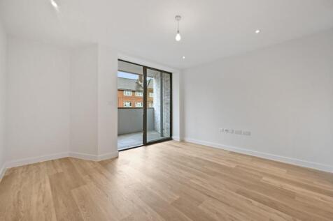 RC- bejoux court- flat 17- reception 3 (1).JPG