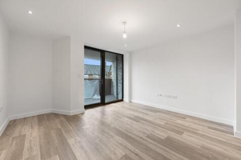 Wrealty - Flat 26, Bejoux Court - Reception3 (1).J