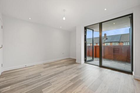 Wrealty - Flat 26, Bejoux Court - ReceptionB3 (1).