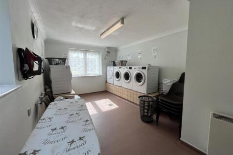 Laundery Room for Residents.jpeg