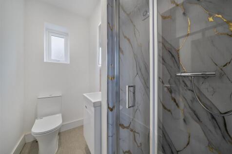 Bedroom 3 Enuite.jpg