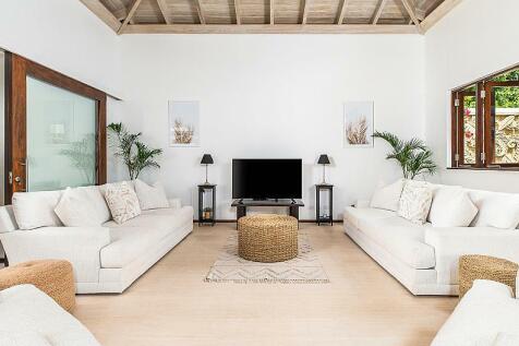 Sundeck House