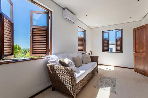 Sundeck House