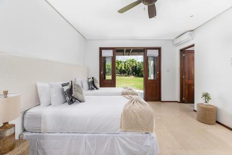 Sundeck House