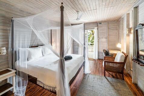 Eco Lodge
