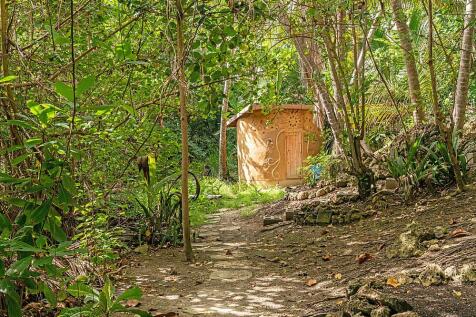 Eco Lodge