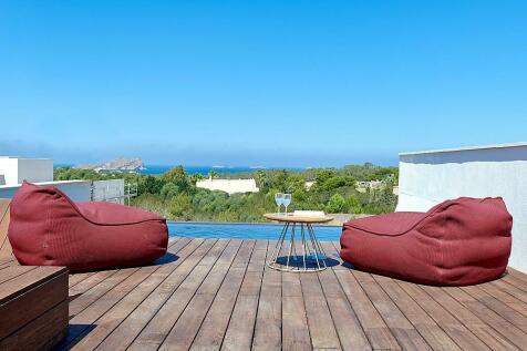 6 bedroom villa for sale in Cala Comte