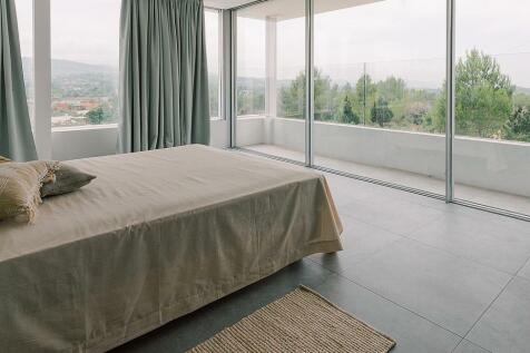 Modernistic 7 bedroom countryside property for sale