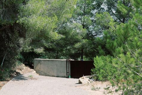 Modernistic 7 bedroom countryside property for sale