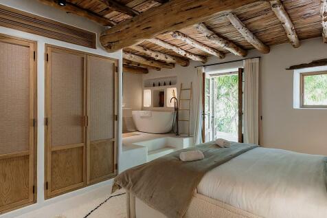 Spacious family home with privacy for sale