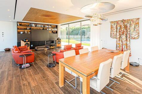 Contemporary masterpiece for sale Algarve