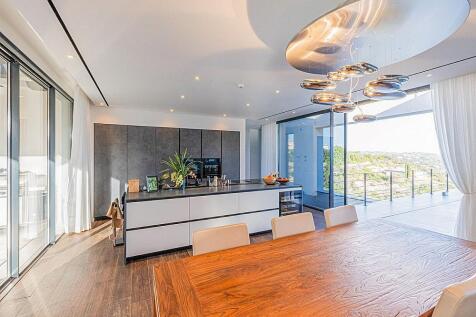 Contemporary masterpiece for sale Algarve