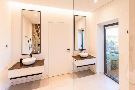 Contemporary masterpiece for sale Algarve