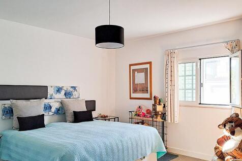 Sophisticated 4 bedroom villa for sale in Loule