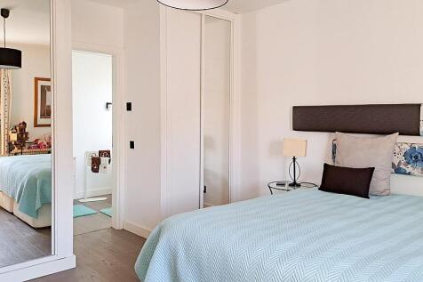 Sophisticated 4 bedroom villa for sale in Loule