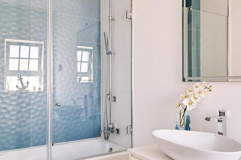 Sophisticated 4 bedroom villa for sale in Loule