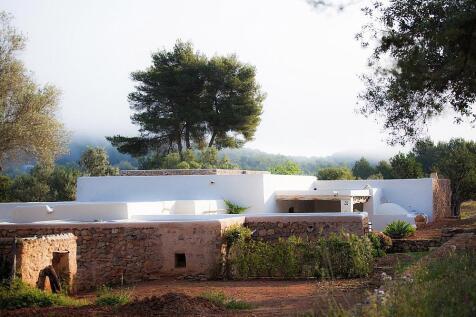 Exquisite 200-Year-Old Finca