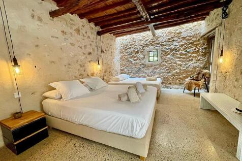Exquisite 200-Year-Old Finca