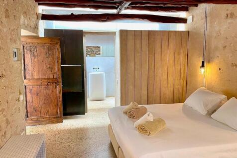 Exquisite 200-Year-Old Finca