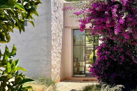 Exquisite 200-Year-Old Finca