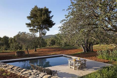 Exquisite 200-Year-Old Finca