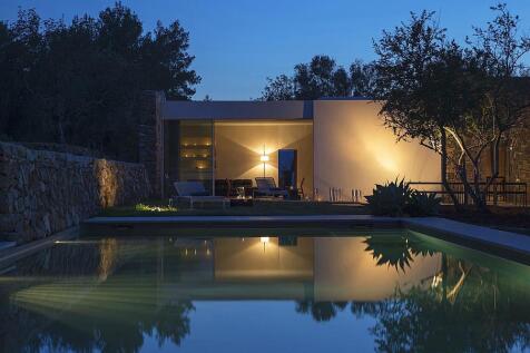 Exquisite 200-Year-Old Finca