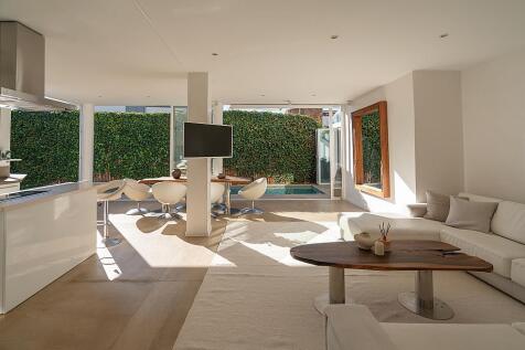 Elegant Ground-Floor Residence in Santa Gertrudis