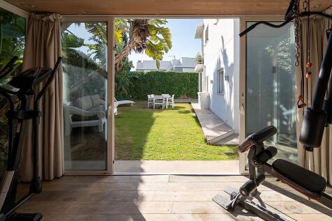 Elegant Ground-Floor Residence in Santa Gertrudis
