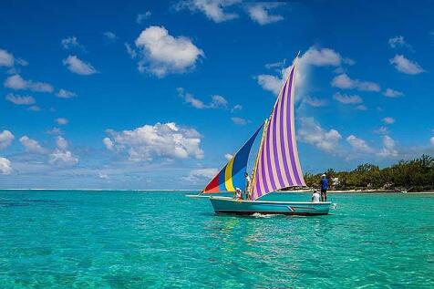 Pointe d¿Esny Le Village