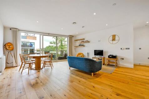 Sitting/Dining Room