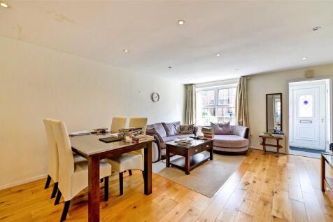 Sitting/Dining Room