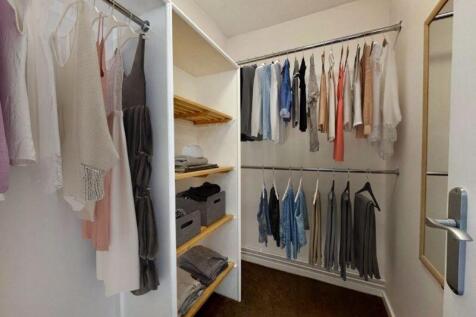 Walk In Wardrobe (Virtually Staged Ph...